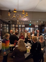 Illallisella koko porukka ja ruoka oli hyvää...