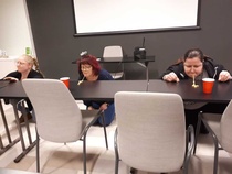 Kolmantena tehtävänä oli kerätä viisi makaronia spagettiin ja käsiähän ei saanut käyttää apurina