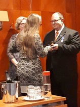 Jarmo Huhtalalle ojennettiin Kunniapuheenjohtajan nuija